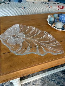 Glass tray