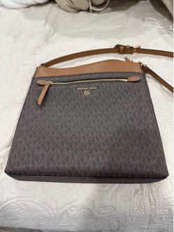 MK medium cross body purse