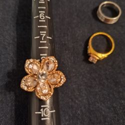 Woman's Rose Gold Tone Flower Crystal Ring Size 8.5"