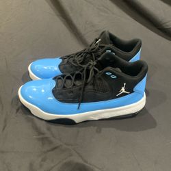 Jordan max Aura 2 University blue 