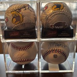 4 Collectible Baseballs w Display Cases