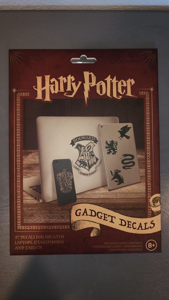 Harry Potter pack of 24 stickers / gadget decals