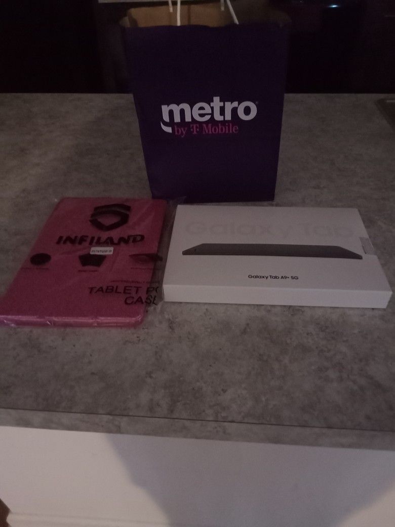 11" Samsung Tablet With Brand New Case...