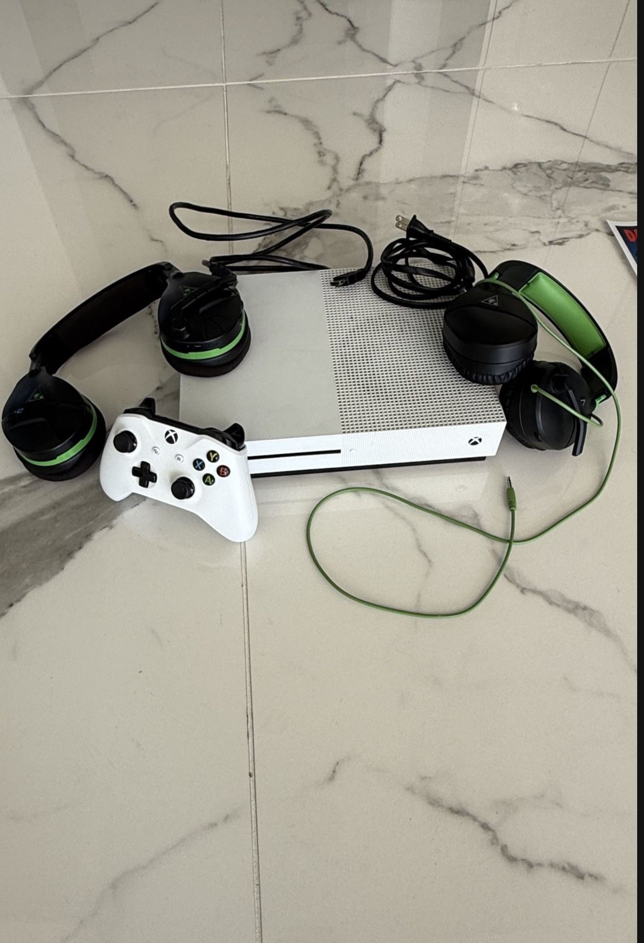 Xbox One S Bundle – Console + Controller + 2 Turtle Beach Headsets