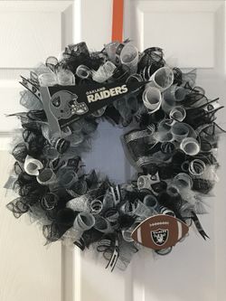 Raiders wreath