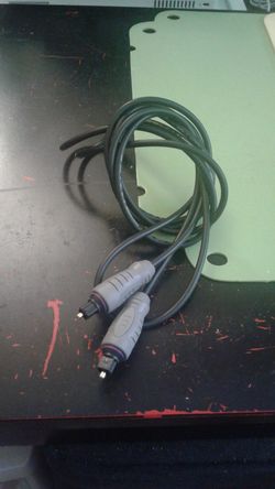 Toslink digital audio cable at 33143