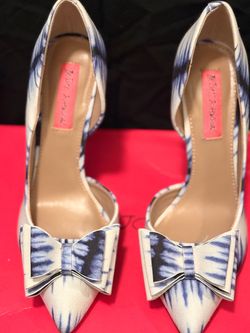 Betsey Johnson Blue & White Bow Heels2