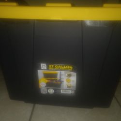 27 Gallon Heavy Duty Storage Tote