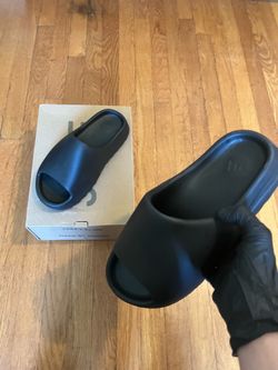 Yeezy slides new men size 8