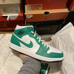DS Jordan 1 Mid Lucky Green size 10.5