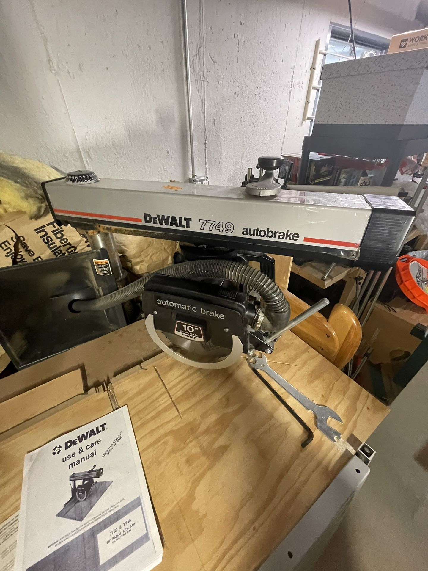 DeWalt 7749 Radial Arm Saw Excellent Condition