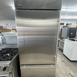 GE Monogram Built In Bottom Freezer 36” Refrigerator 