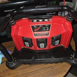 Milwaukee Multi Bay Charger