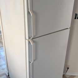 Stove And Refrigerator