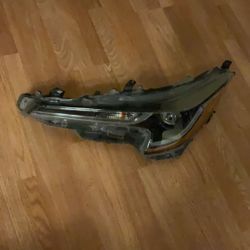 2020 - 2022 Toyota Corolla OEM Headlight Left Driver Side