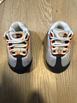 Toddler shoes size 3C-4C