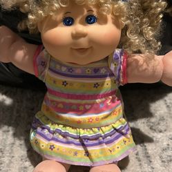 Cabbage Patch Kids 2009 Pop 'N Style Kid Blonde Girl Blue Eyes  OBO. 