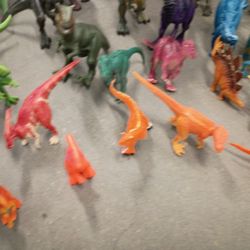 The 59 Dinosaurs Diferent Size 