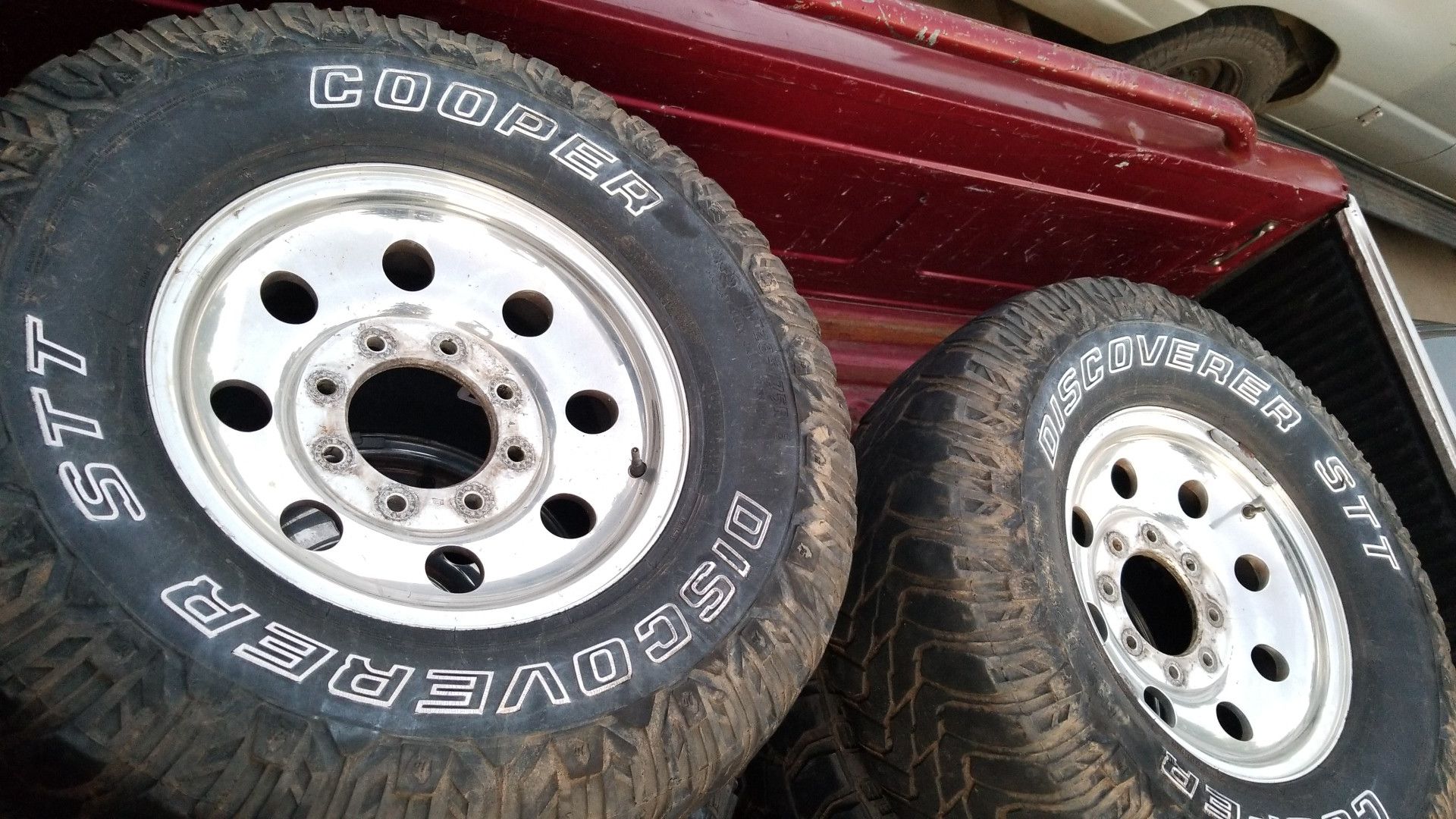 Rims for f250 with 8 holes. Price:$250