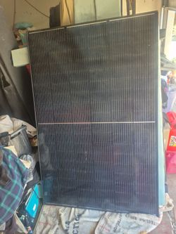 Znshine Solar panel (Model: ZXM7-SH108-405/M).
