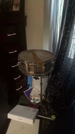 used snare drum with stand