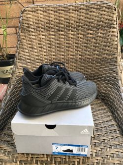 New adidas shoes size 7
