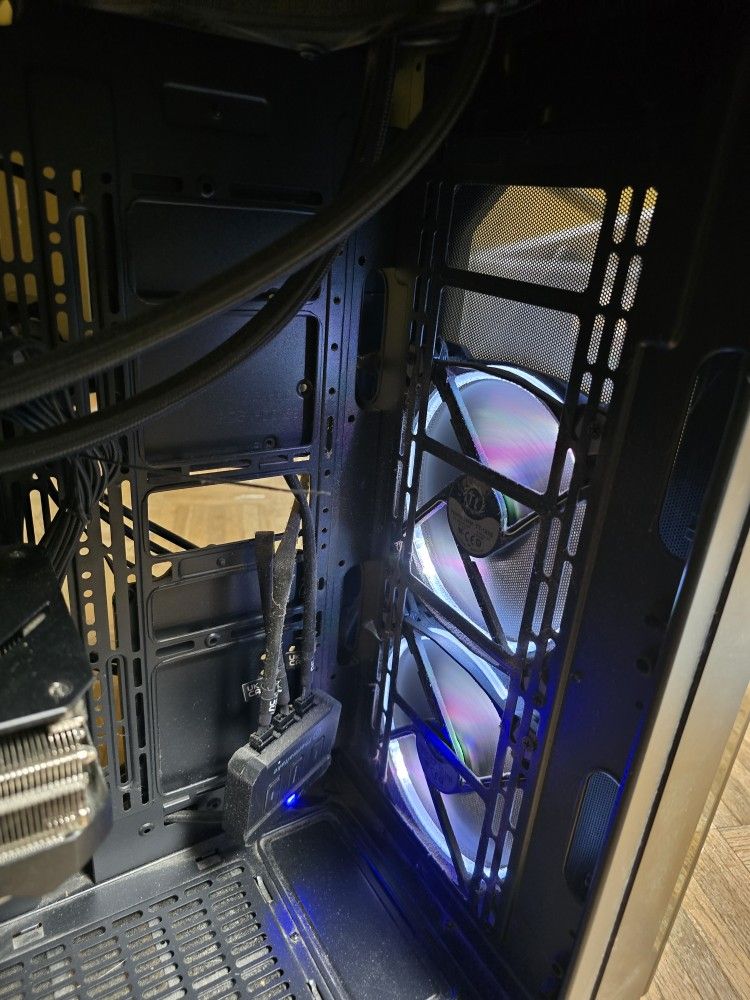 High End Gaming PC RTX 4080 /i7 14700k/32gb Ram/ Water Cooled kraken 360/windows 11 Key