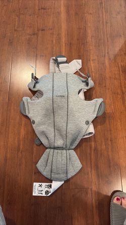 Babybjorn newborn carrier