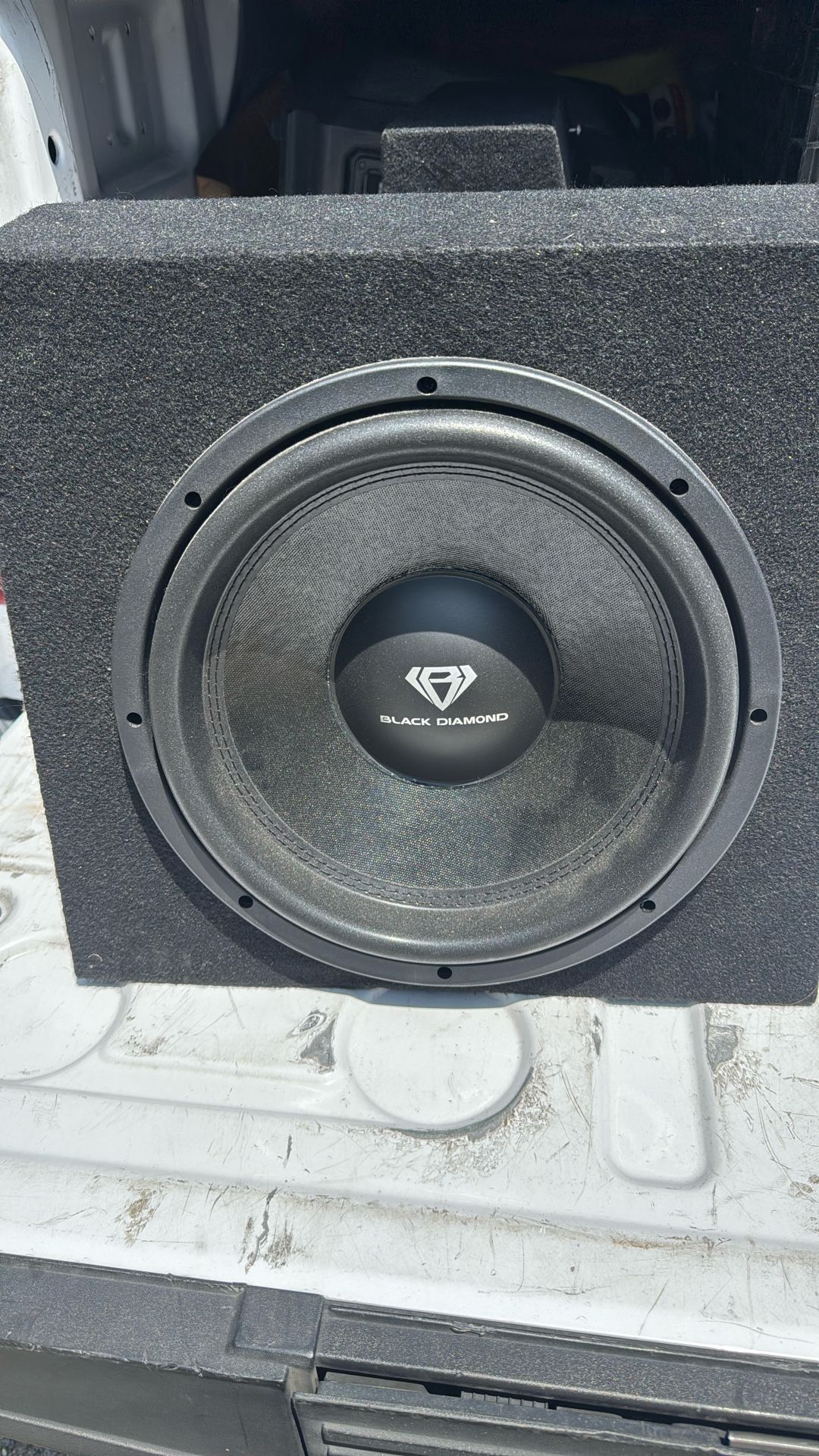 12 in black diamond sub for single cab truck