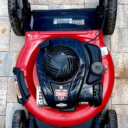 Yard Machines Push Lawn Mower  Hi-Wheel  Lightweight  STARTS EASY  RUNS GREAT  LIKE NEW