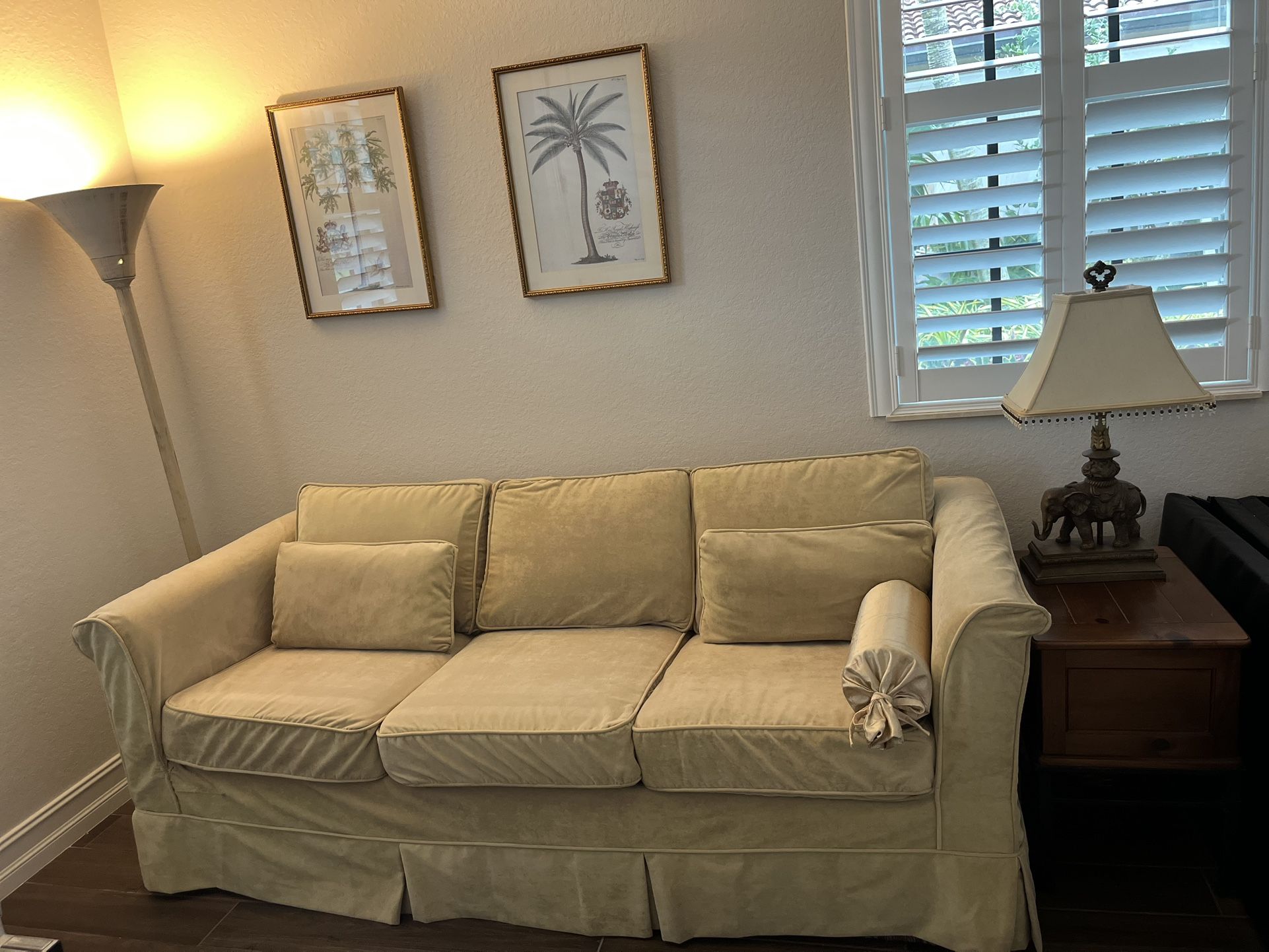 Sofa. that opens to sleeper