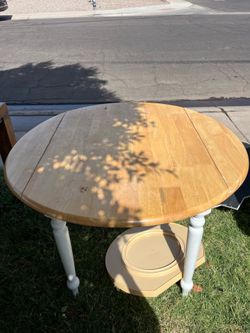 Mini kitchen table