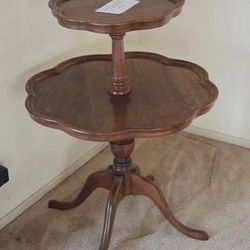 Estate Sale - ANTIQUE/VINTAGE MAHOGANY TWO TIER PIE CRUST EDGE TABLE