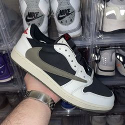 Jordan 1 Low Travis Scott Olive (9.5US)