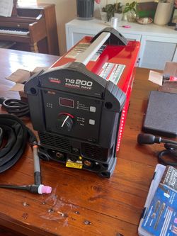 Lincoln Electric Square Wave TIG 200 – Brand New – Complete Kit