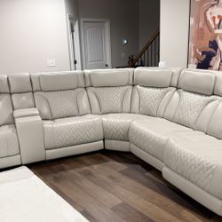 Sectional Couches 