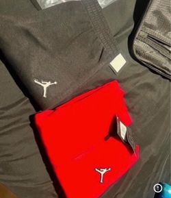 SZ 6 KIDS JORDAN SWEATSUIT NEW