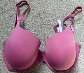 2 Victoria Secret Bras 36DDD