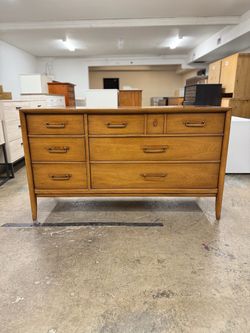 Vintage Drexel MCM 6 Drawer Dresser / Buffet / Sideboard