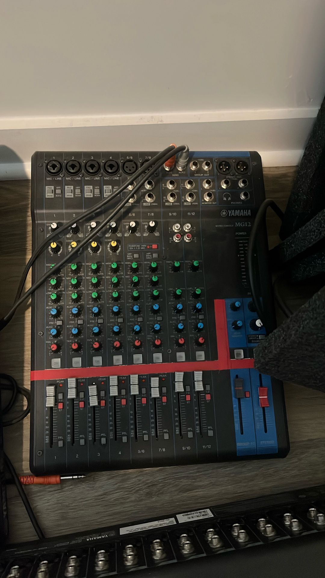Yamaha MG12 12-channel Analog Mixer
