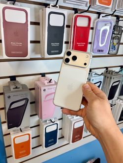 iPhone 17 Pro Max 512GB White Like New / Finance Available