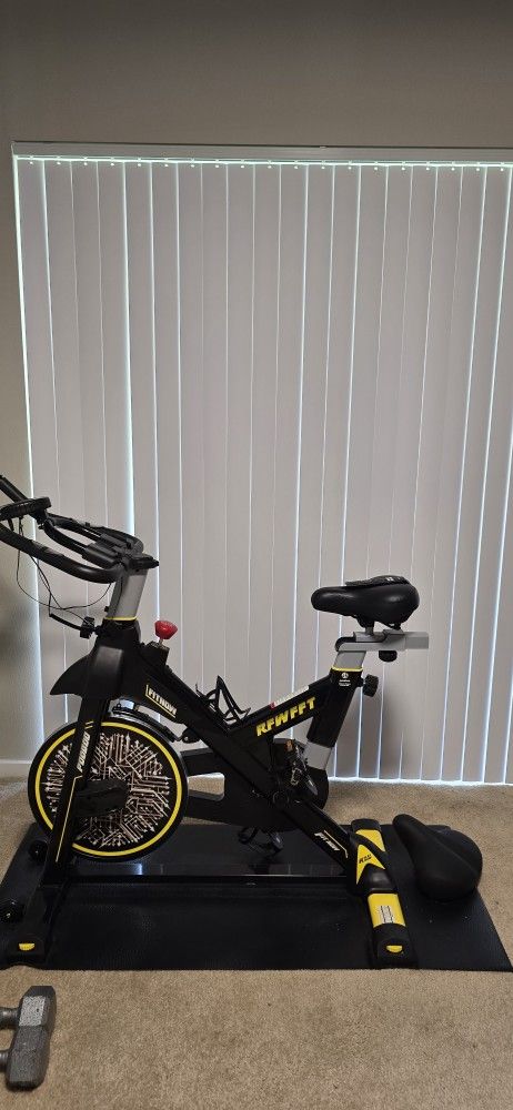 POOBOO Indoor Cycling Bike