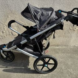 Thule Urban Glide Jogging Stroller Locked & Swivel Front Wheel