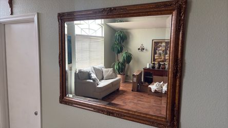 Wall mirror