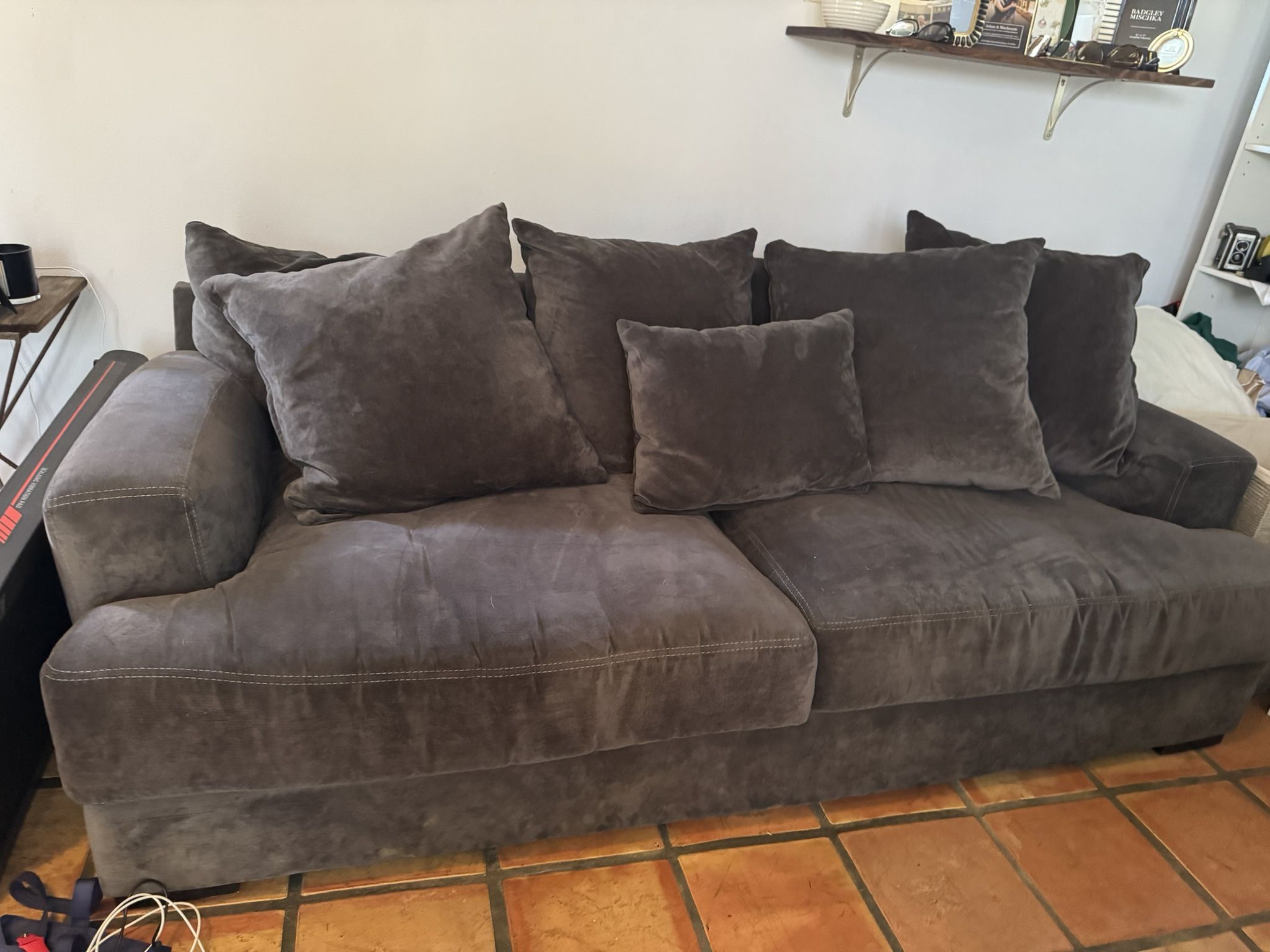 Z gallery Sofa