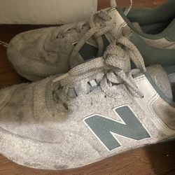 New Balance Unisex Size 9.5 