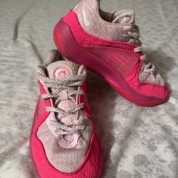 KD 16 Aunt Pearl Size 7 Men’s 