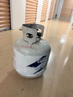 Propane gas tank