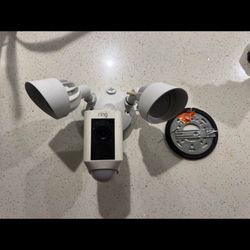 Ring Floodlight Plus 