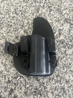 CrossBreed IWB Hoister w/added claw.